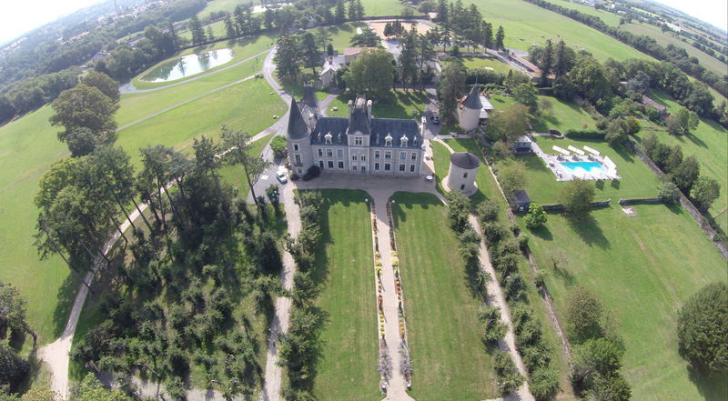 Hotel Chateau De La Barbiniere サン・ローラン・シュル・セーヴル エクステリア 写真